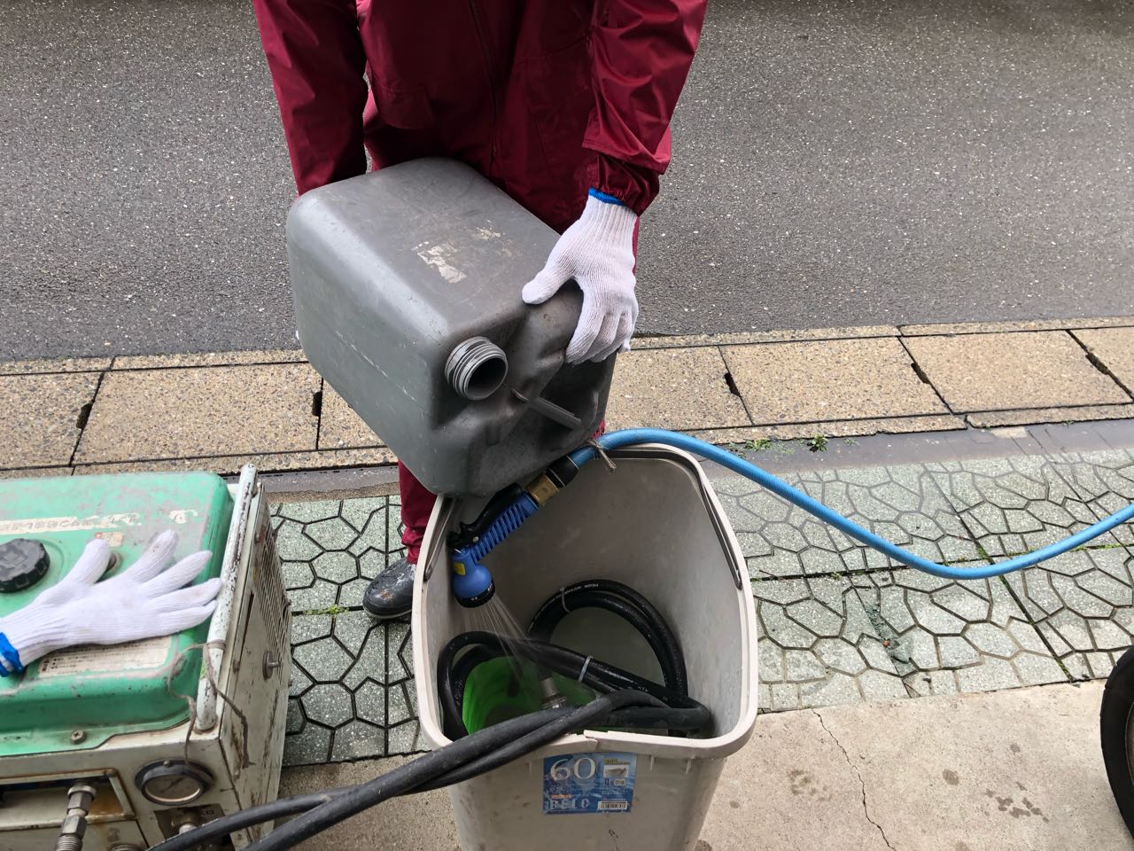 【バイオ洗剤準備】原液混入